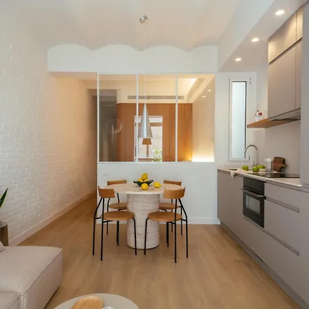 Newly Renovated Stylish Eixample - Great Location * Barcellona