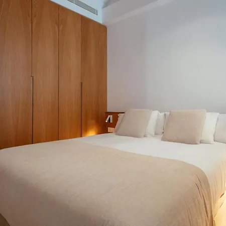 Lägenhet Newly Renovated Stylish Eixample - Great Location Barcelona