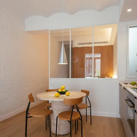 Newly Renovated Stylish Eixample - Great Location *