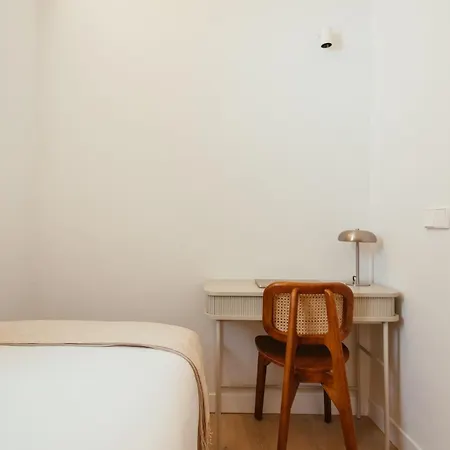 Newly Renovated Stylish Eixample - Great Location