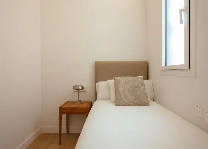 Newly Renovated Stylish Eixample - Great Location Апартаменты Барселона