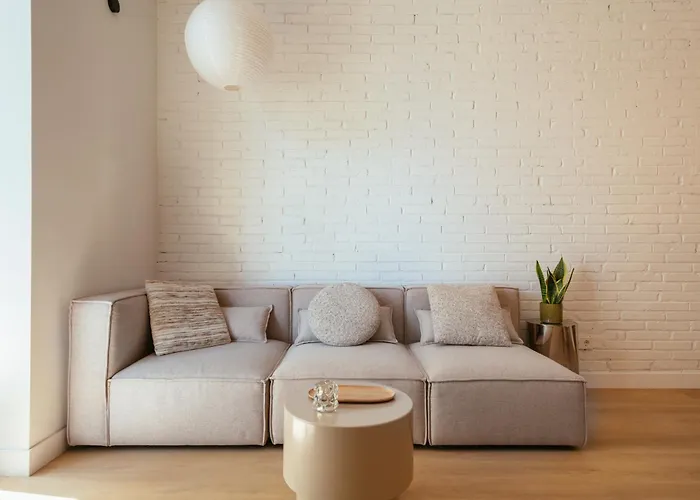 Апартаменты Newly Renovated Stylish Eixample - Great Location