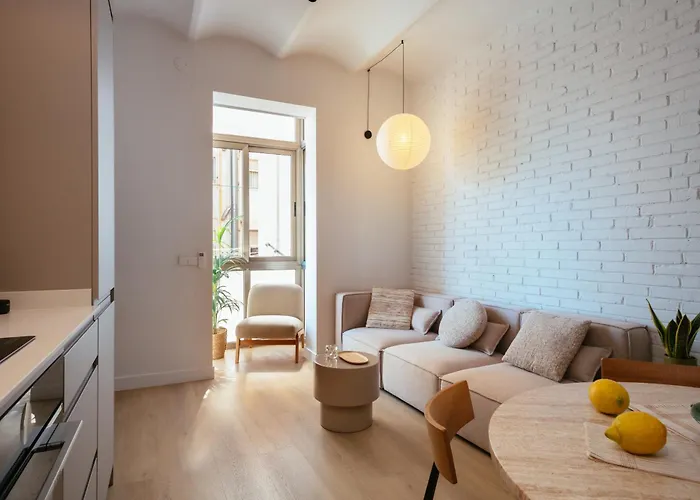 Newly Renovated Stylish Eixample - Great Location * Барселона