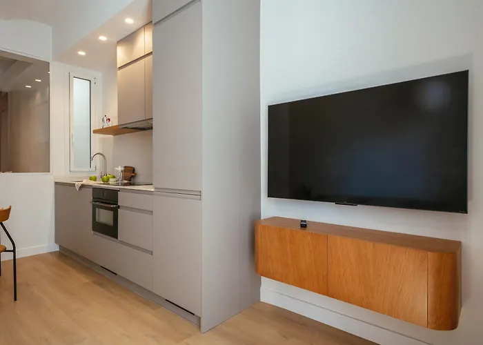 Newly Renovated Stylish Eixample - Great Location Апартаменты *