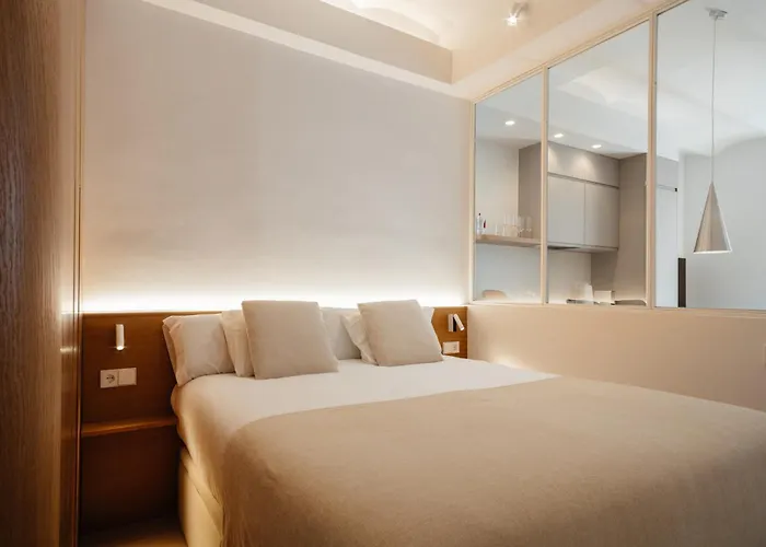 Апартаменты Newly Renovated Stylish Eixample - Great Location *