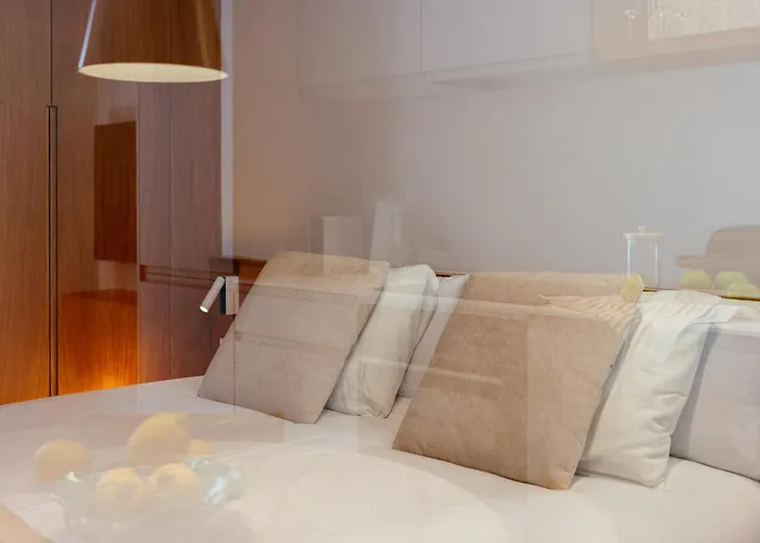 Newly Renovated Stylish Eixample - Great Location Апартаменты Барселона