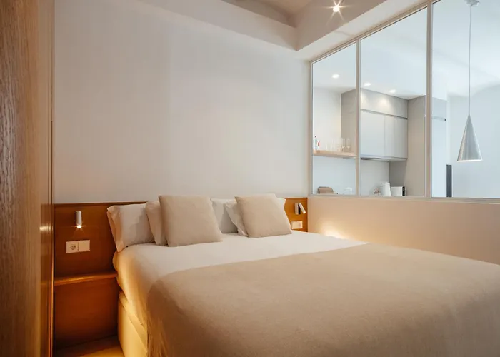 Апартаменты Newly Renovated Stylish Eixample - Great Location