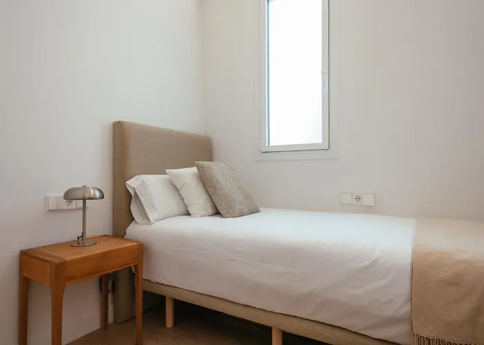 Newly Renovated Stylish Eixample - Great Location * Барселона