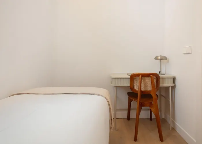 Newly Renovated Stylish Eixample - Great Location Апартаменты