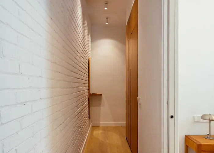 Newly Renovated Stylish Eixample - Great Location Barcelona