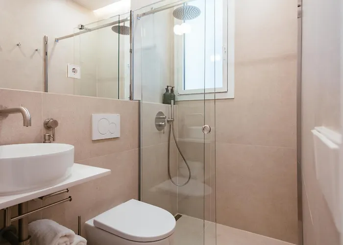 Lejlighed Newly Renovated Stylish Eixample - Great Location Barcelona