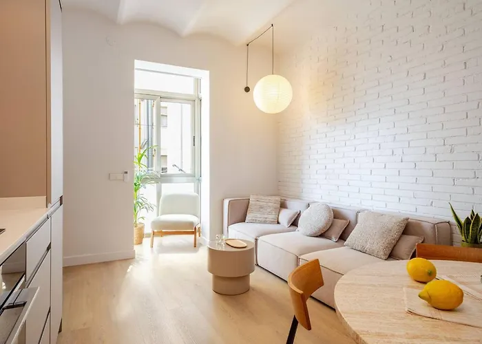 Newly Renovated Stylish Eixample - Great Location Appartement