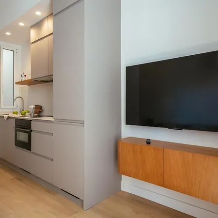 Newly Renovated Stylish Eixample - Great Location דירה *
