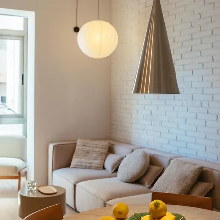 Newly Renovated Stylish Eixample - Great Location ברצלונה